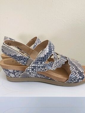 Earth Origins PICO POPPY Open Toe Wedged Sandals, taupe multi- leather, Sz 6.5